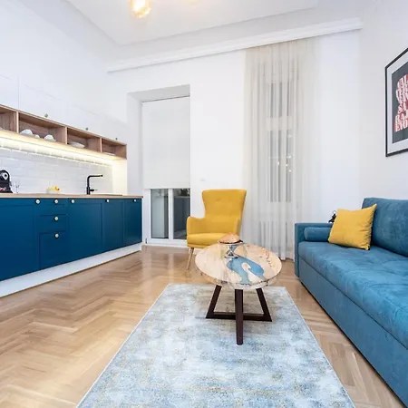 Апартаменты Megapolis City Center Suites