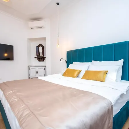 Megapolis City Center Suites * Сараево