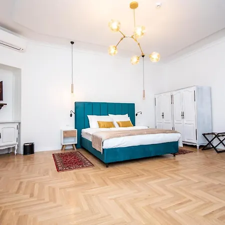 Megapolis City Center Suites